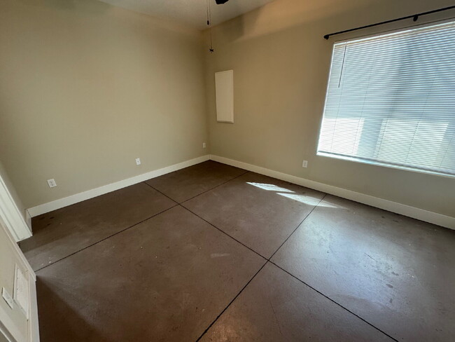 Building Photo - "Spacious 3-Bedroom Duplex Retreat with 2 ...