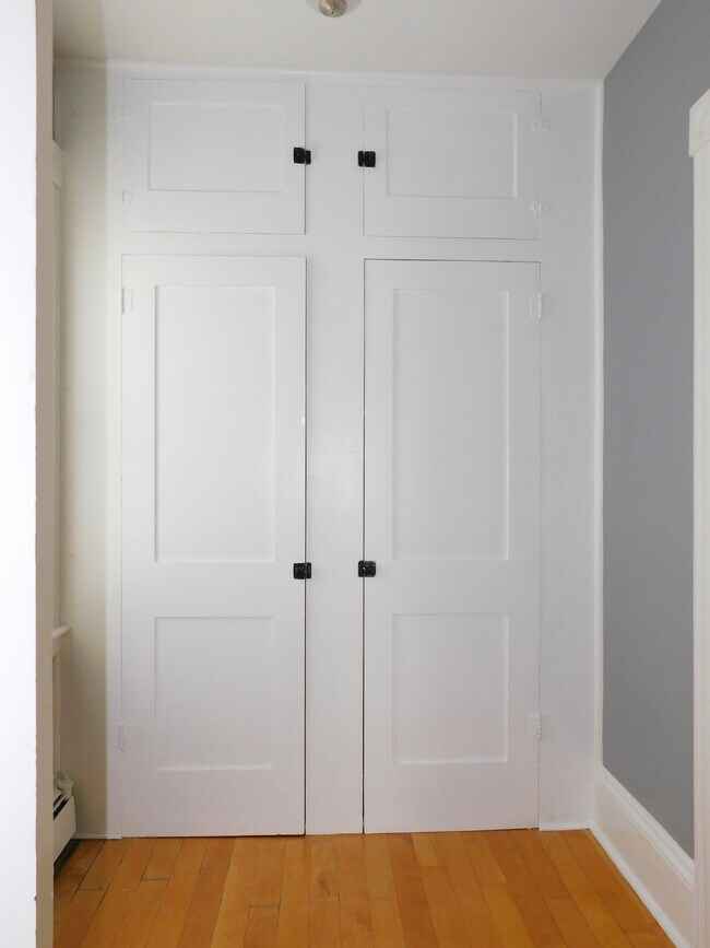 Primary Closet - 424 Charles St