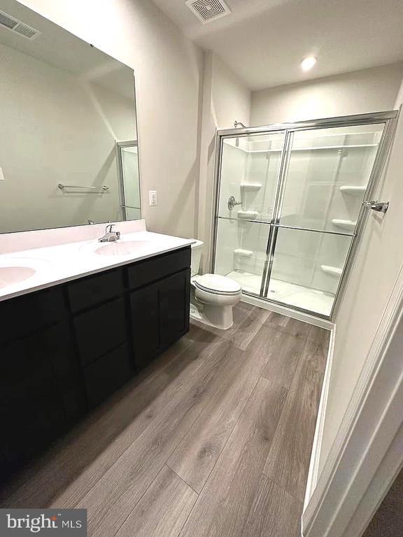 Building Photo - 420 Circle Dr