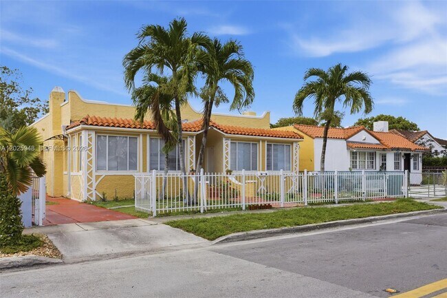 Building Photo - 1745 SW 17th St