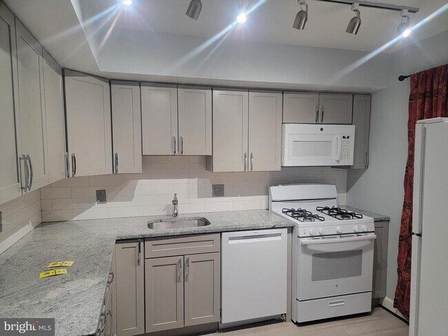 Building Photo - 3940 Bel Pre Rd