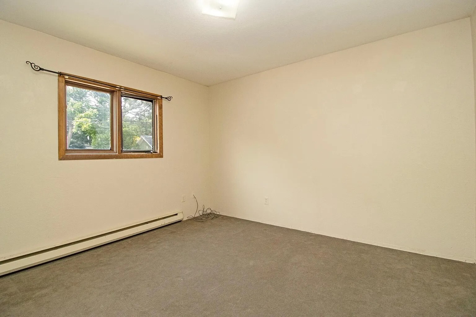 Building Photo - 815 5th Ave S