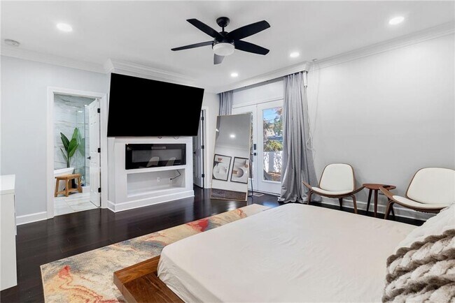 Building Photo - 4200 Roswell Rd NE