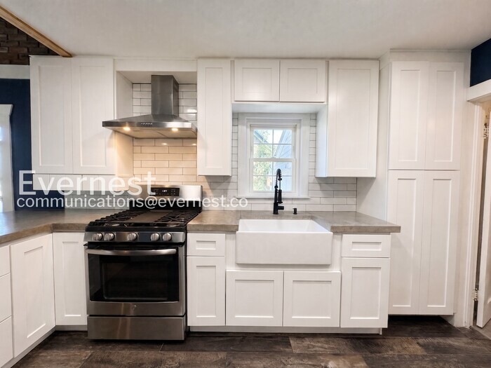 Building Photo - 3596 S Bannock St