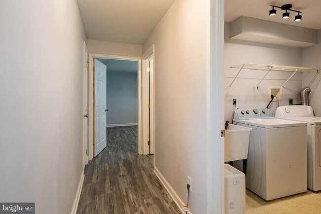 Building Photo - 3908 Love Ave