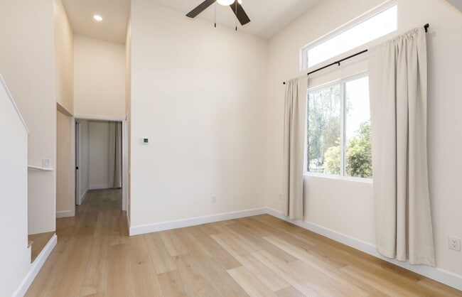 Building Photo - Beautiful 2 Bedroom Back House