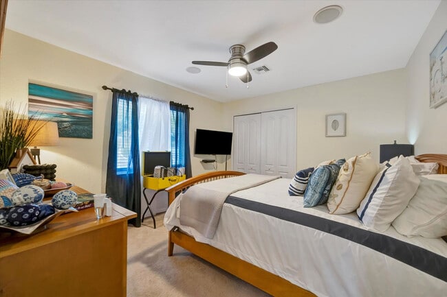 Building Photo - 19 Hoffer St