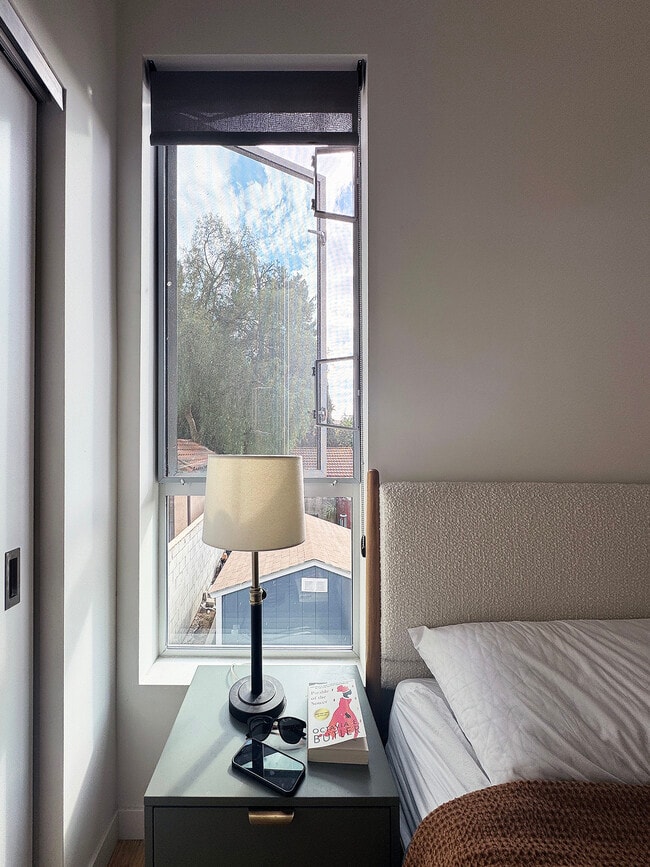 Building Photo - 2284 India St