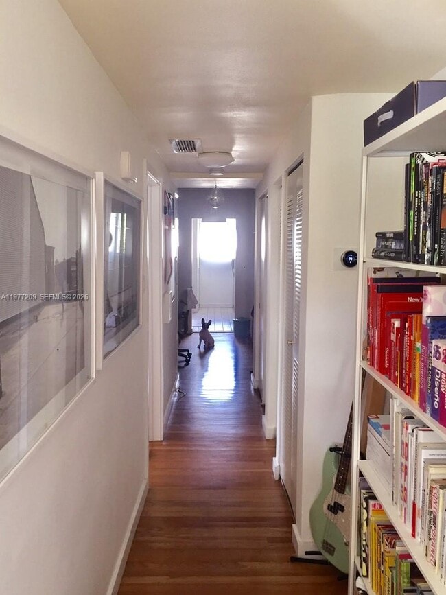 Building Photo - 7400 NE 6th Ct