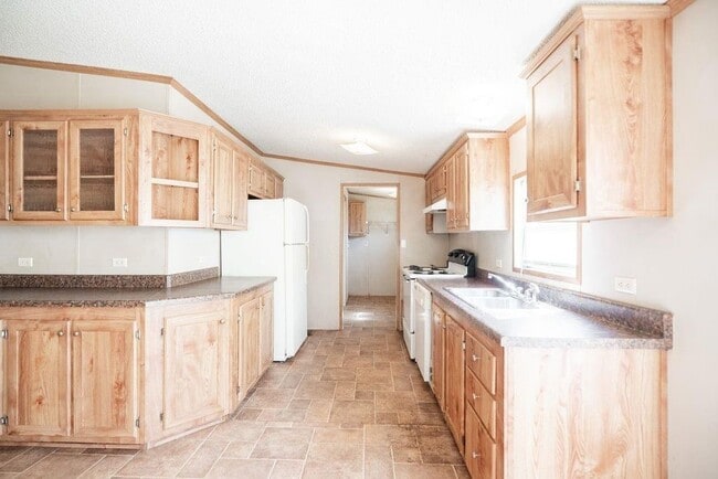 Building Photo - 30790 Clyde Ln