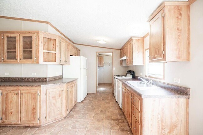Building Photo - 30821 Clyde Ln