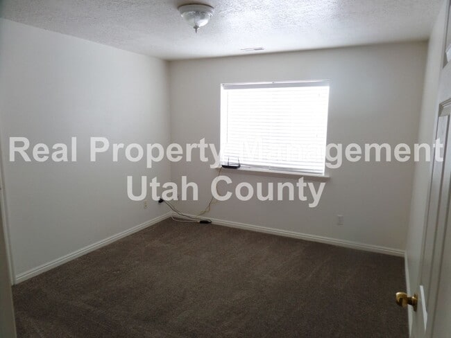 Building Photo - Eagle Mountain Condo