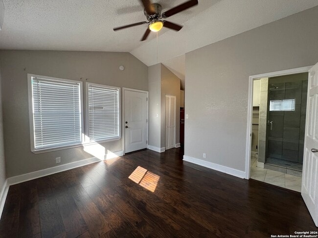 Building Photo - 825 W Russell Pl