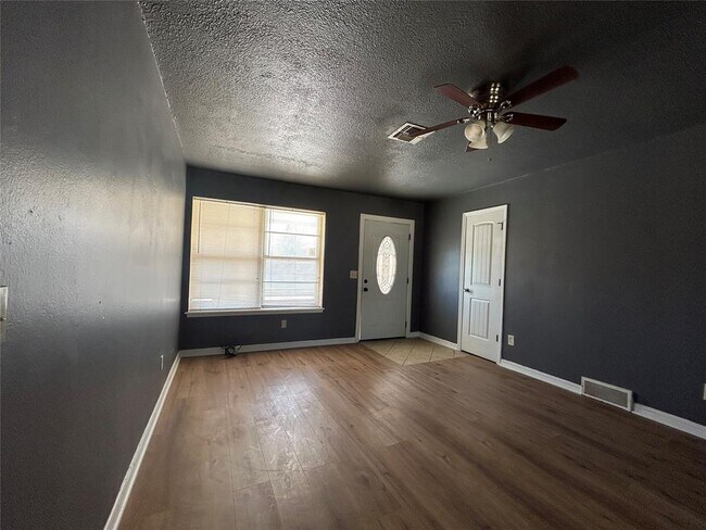 Building Photo - 6905 NW 60th St