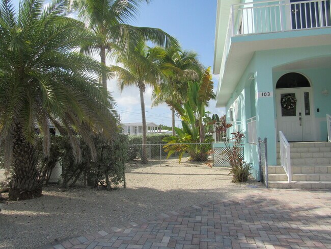 Building Photo - 103 Starfish Ln