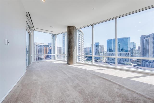 Building Photo - 2430 Victory Park Ln