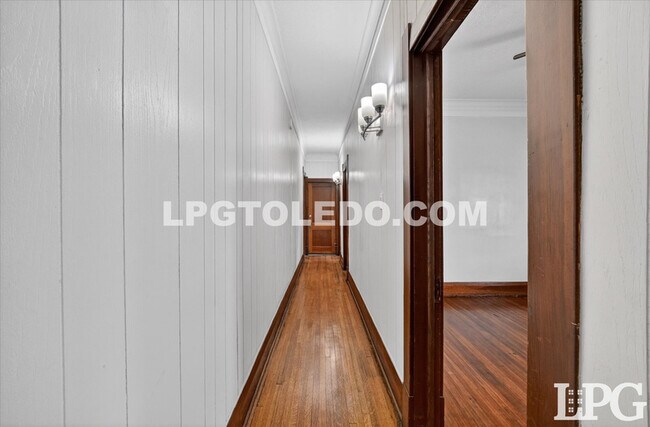 Building Photo - 414 Platt St