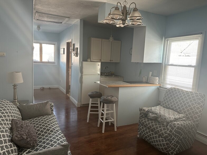 Building Photo - 8 Bunting Ln