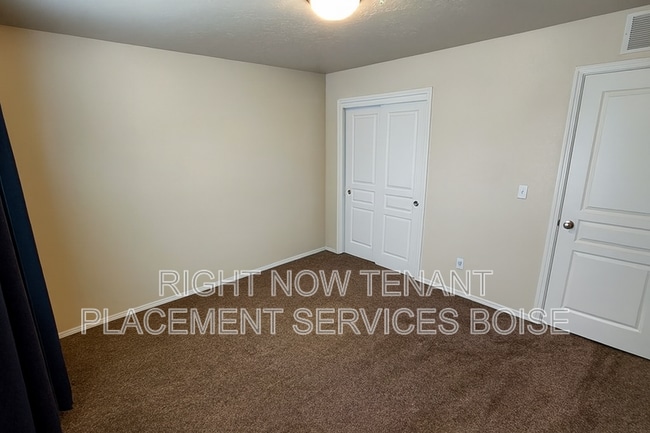 Building Photo - 25 S Shumway Ave