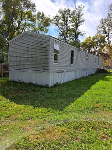 Building Photo - 111 Lindsay Dr