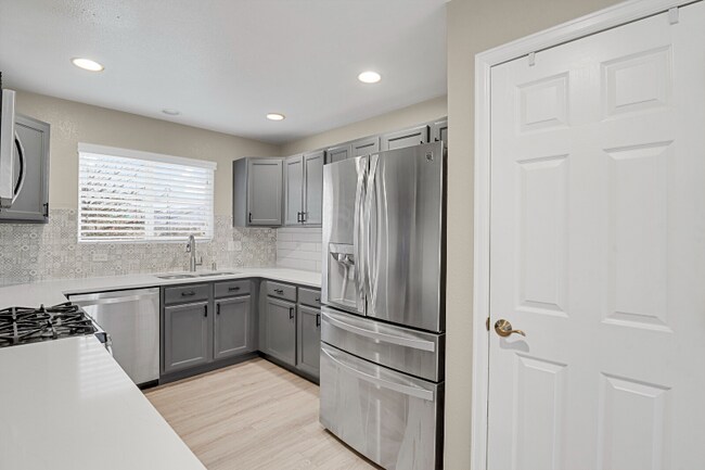 Building Photo - 11497 White Lotus Ln