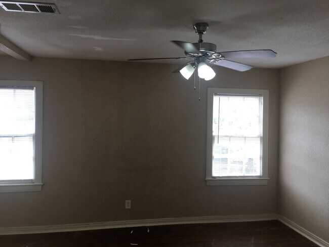 Building Photo - Beautiful Two Story in Prime Location!