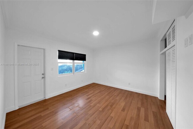 Building Photo - 520 79th St