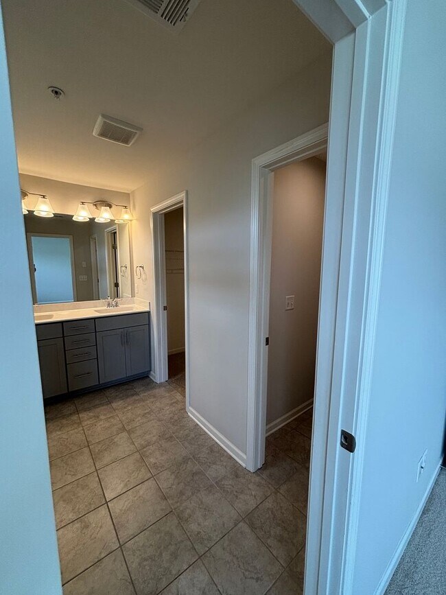 Building Photo - 3240 Brookberry Ln
