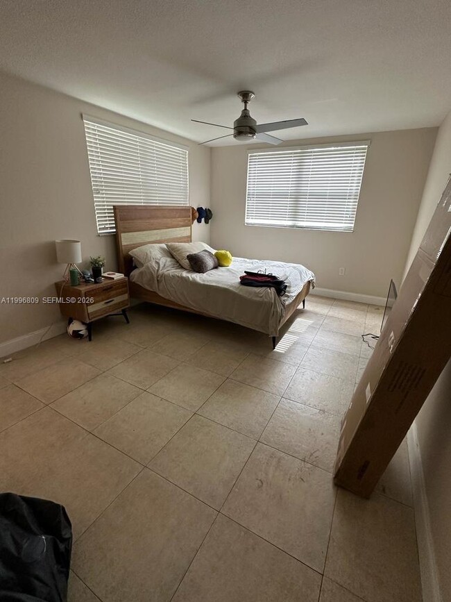 Building Photo - 8363 Lake Dr