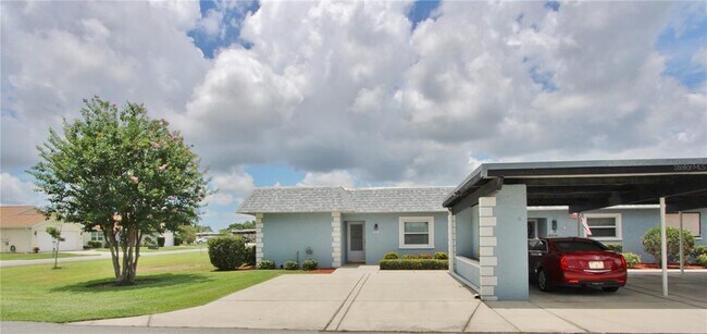 Building Photo - 9635 Greenskeeper Dr