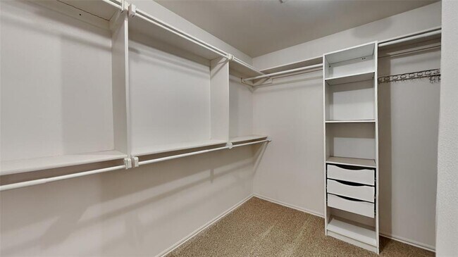 Building Photo - 1590 Deerwood Tr