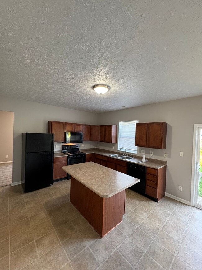 Building Photo - Franklin Twp - 4 BR h ome