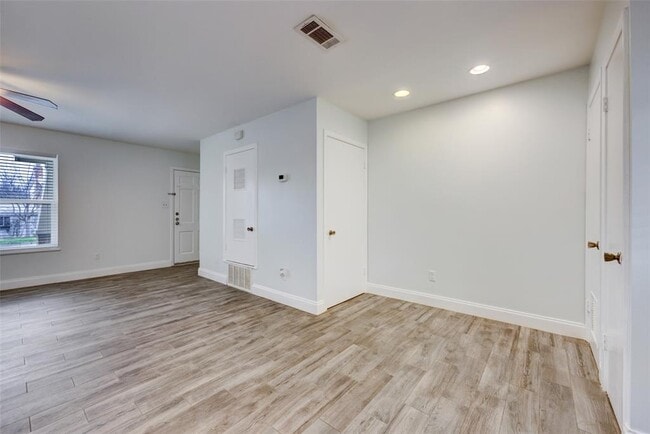 Building Photo - 2701 St Edwards Cir