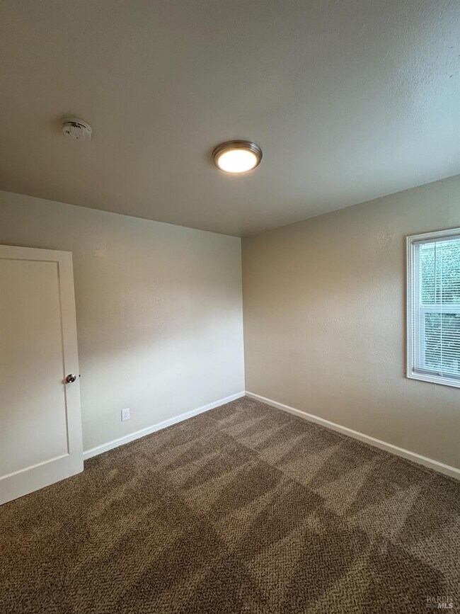 Building Photo - 133 Clay St