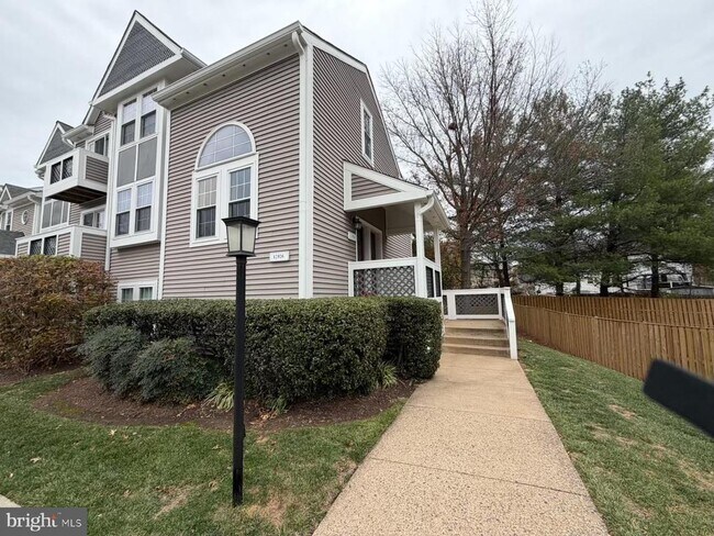 Building Photo - 12926 Grays Pointe Rd