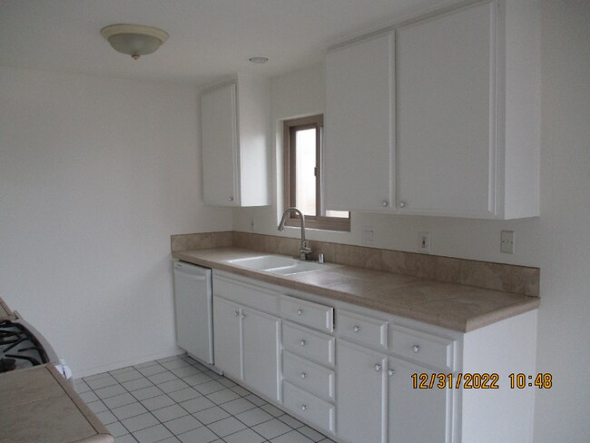 Building Photo - 100 S El Camino Real