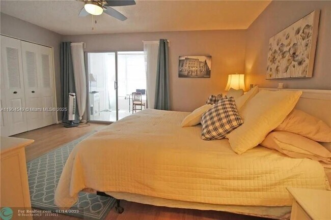 Building Photo - 4008 Berkshire A