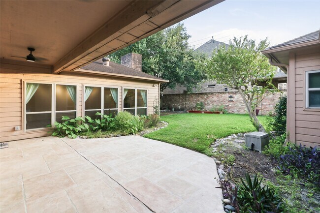 Building Photo - 2234 Foreland Dr