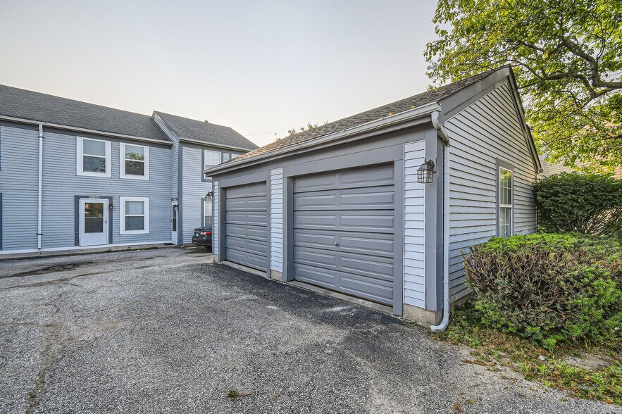 Building Photo - 6164 Fortin Ct