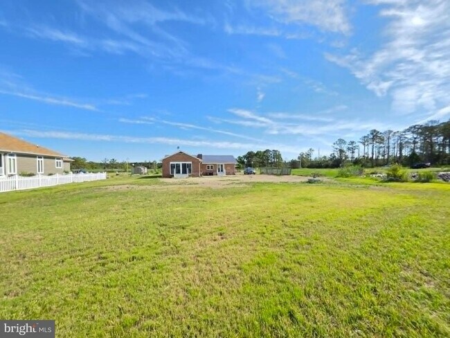 Building Photo - 22931 Steele Dr