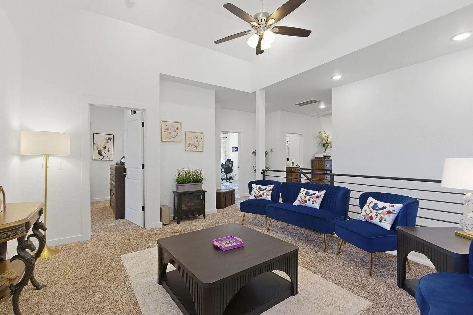 Building Photo - 703 S Hickory Dr