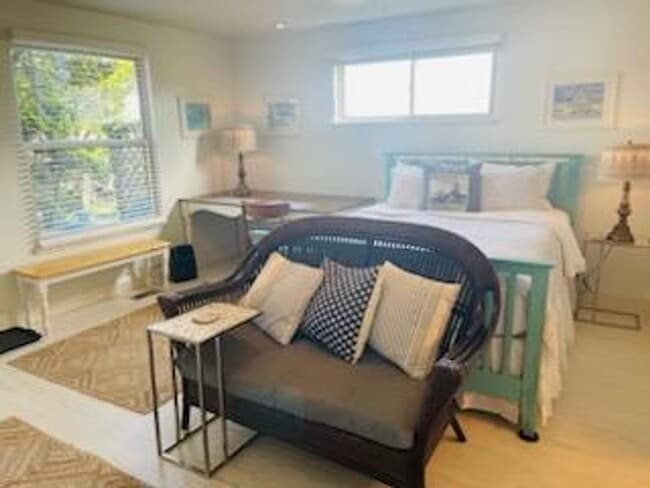 Building Photo - Fully Furnished Studio with Ocean Views!