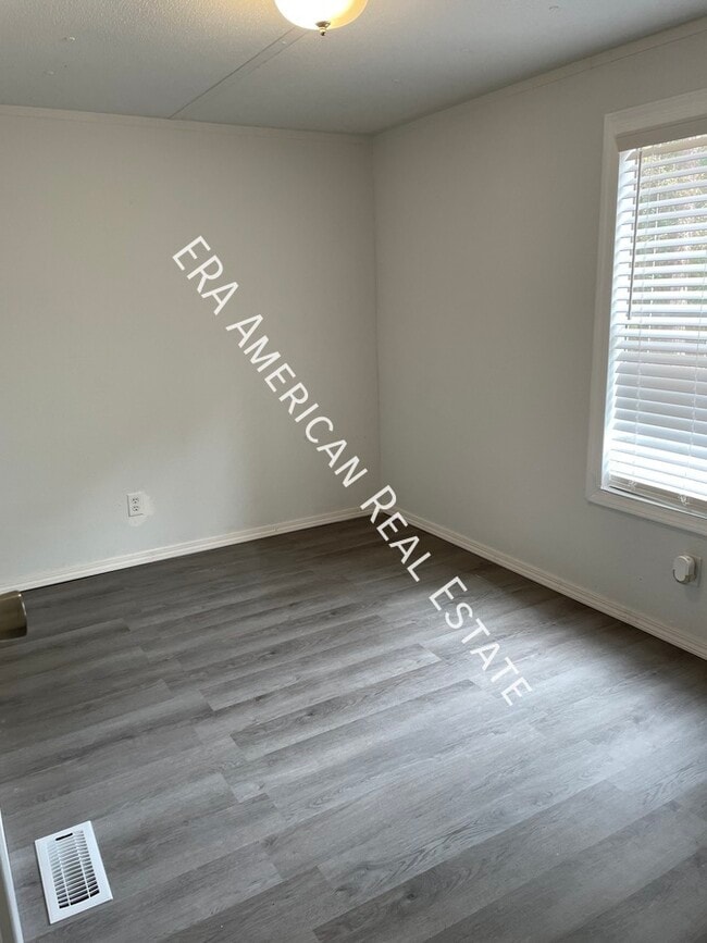 Building Photo - 5975 Staff Rd