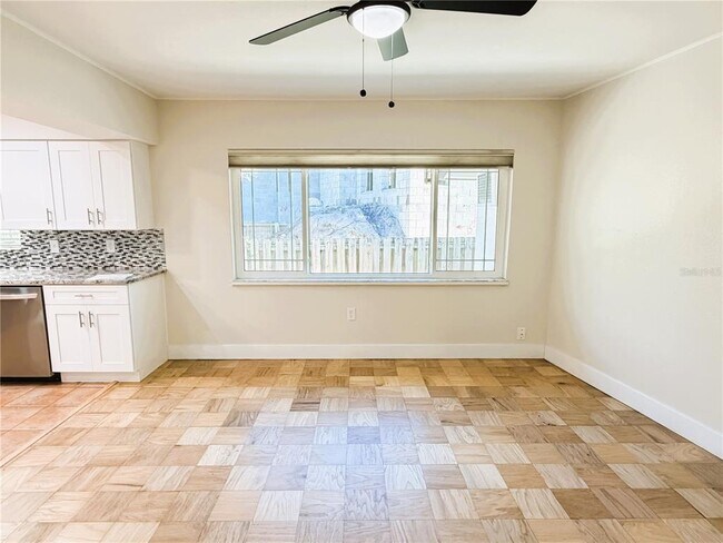 Building Photo - 4640 W Lamb Ave