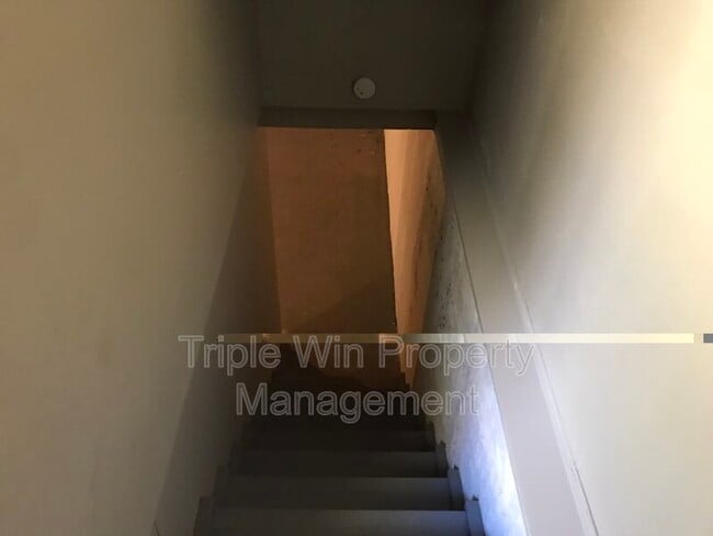 Building Photo - 11627 Petite Chalet Dr