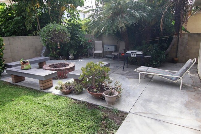 Building Photo - LA PALMA  4BR/2.5BA HOME IN HIGHLY SOUGHT AFTER NEIGHBORHOOD