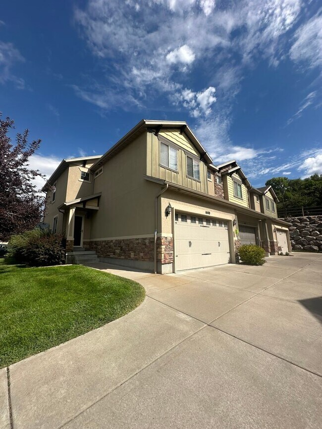 Primary Photo - Save More with a Longer Lease + $1,000 Cre...