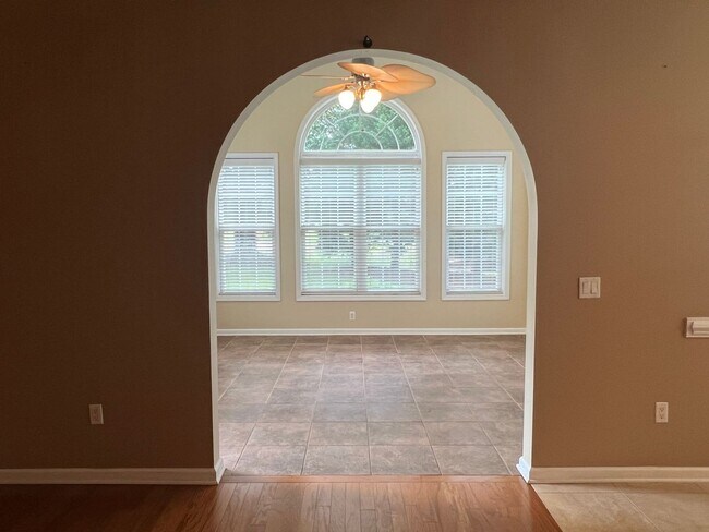 Building Photo - Nice Home in Pinecrest!