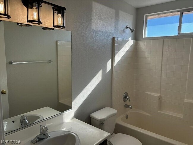 Building Photo - 8997 Ivybridge St