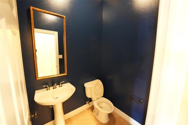 Building Photo - 10819 Almeda Park Dr